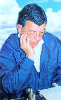 Haga clic en la imagen para leer la biograf&iacute;a de Eduardo Ceballos