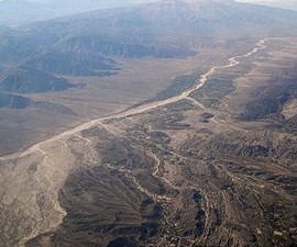 Vista aérea del río Santa María, en el Valle del Yokavil,