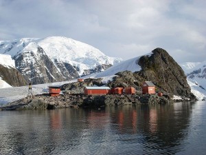 800px-Base_Brown_Argentina_Puerto_Paraiso
